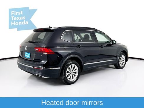 Used 2018 Volkswagen Tiguan SE w/ Panoramic Sunroof Package image 8