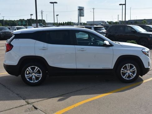 Used 2021 GMC Terrain SLE FWD image 4