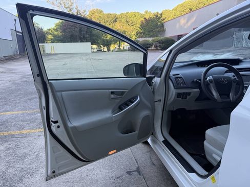 Used 2013 Toyota Prius Three FWD image 31