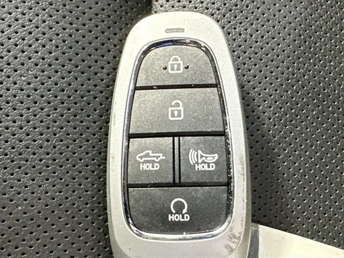 Used 2024 Hyundai Santa Cruz Limited AWD/4WD image 18