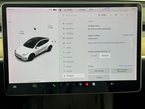 Used 2021 Tesla Model Y Long Range image 31