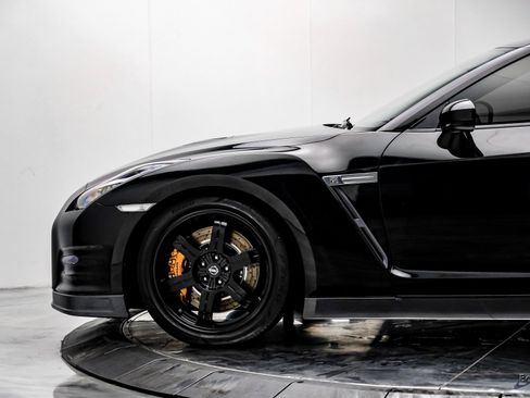 Used 2013 Nissan GT-R Premium image 6
