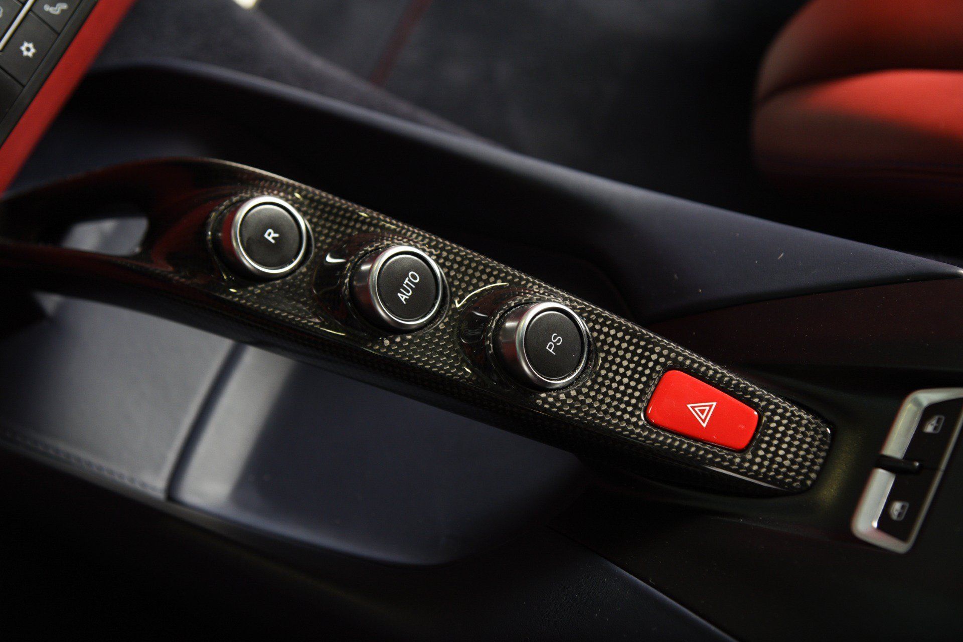 Used 2020 Ferrari 812 Superfast RWD image 7