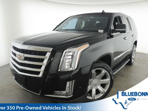 Used 2017 Cadillac Escalade Premium Luxury image 1