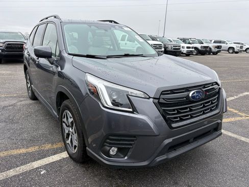 Used 2024 Subaru Forester Premium image 1