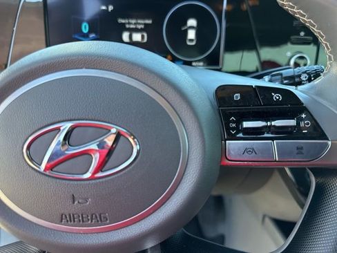 Used 2022 Hyundai Elantra SEL w/ Convenience Package image 39