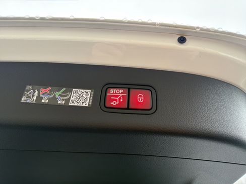 New 2026 Mercedes-Benz GLC 300 4MATIC image 29