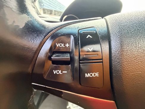 Used 2013 Hyundai Genesis 3.8 image 29