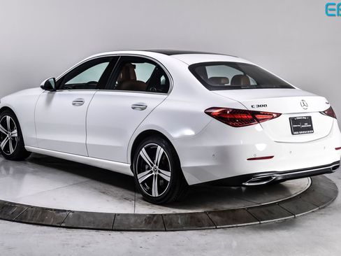 Used 2025 Mercedes-Benz C 300 4MATIC Sedan image 4