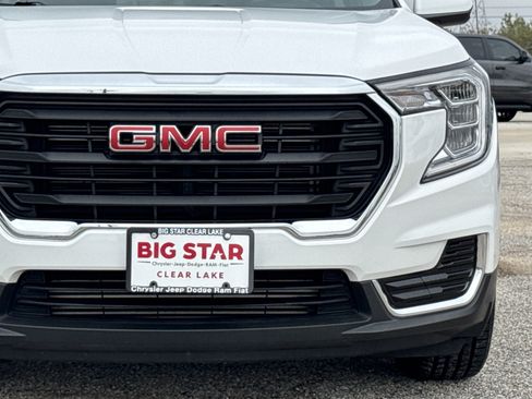 Used 2024 GMC Terrain SLE image 10