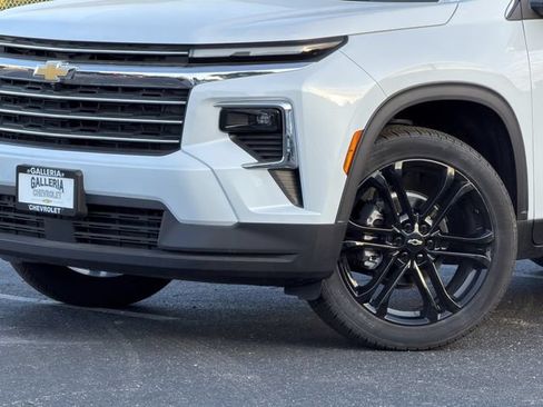 New 2026 Chevrolet Traverse LT w/ Driver Confidence Package FWD image 8