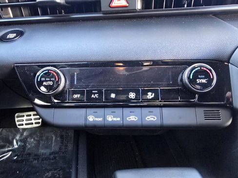 Used 2025 Hyundai Elantra Sport image 28