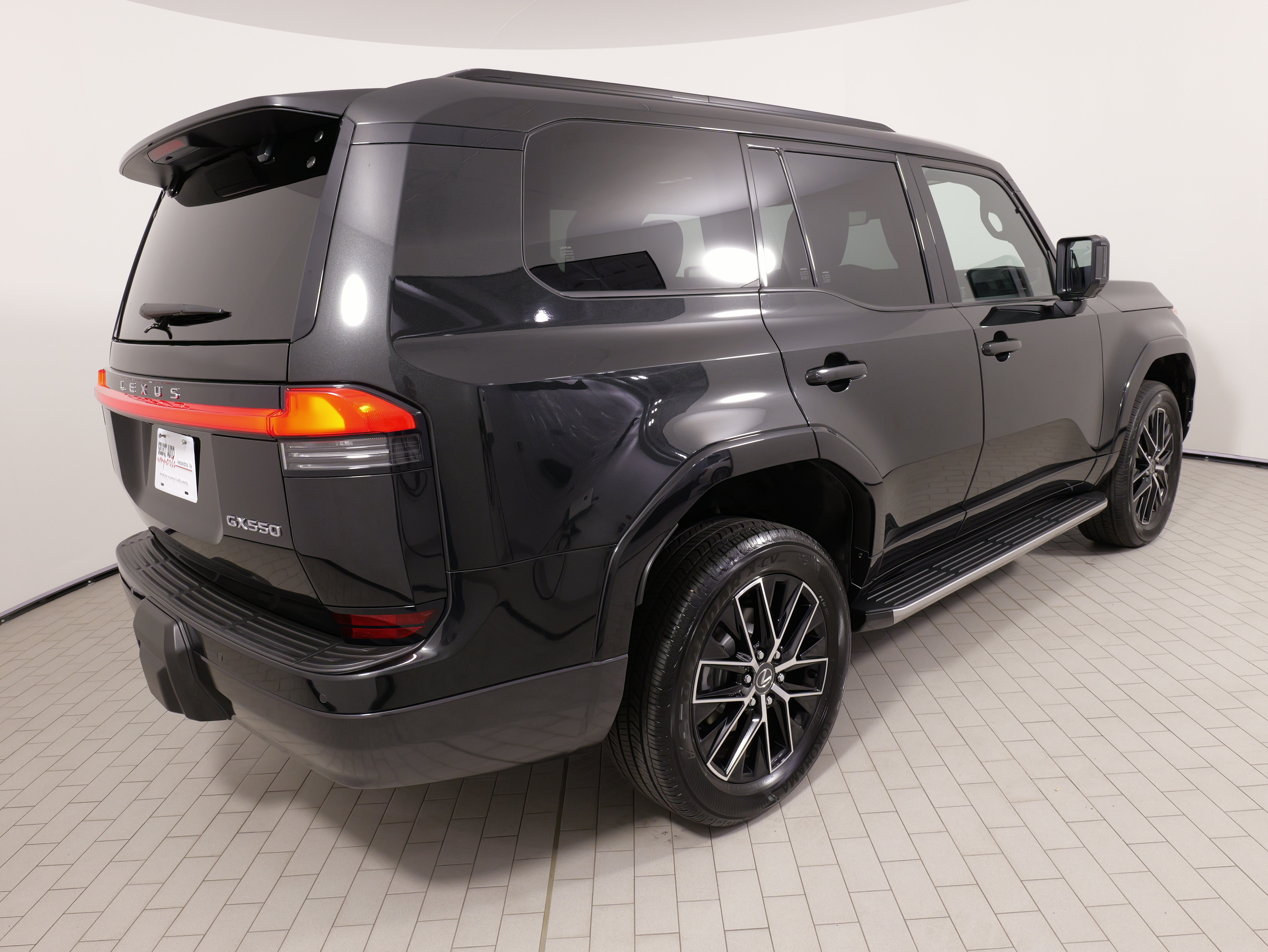 Used 2024 Lexus GX 550 w/ Accessory Package (2T) AWD/4WD image 11