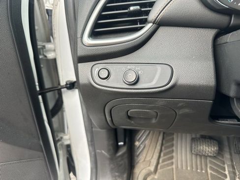 Used 2020 Chevrolet Trax LT w/ LT Convenience Package image 17