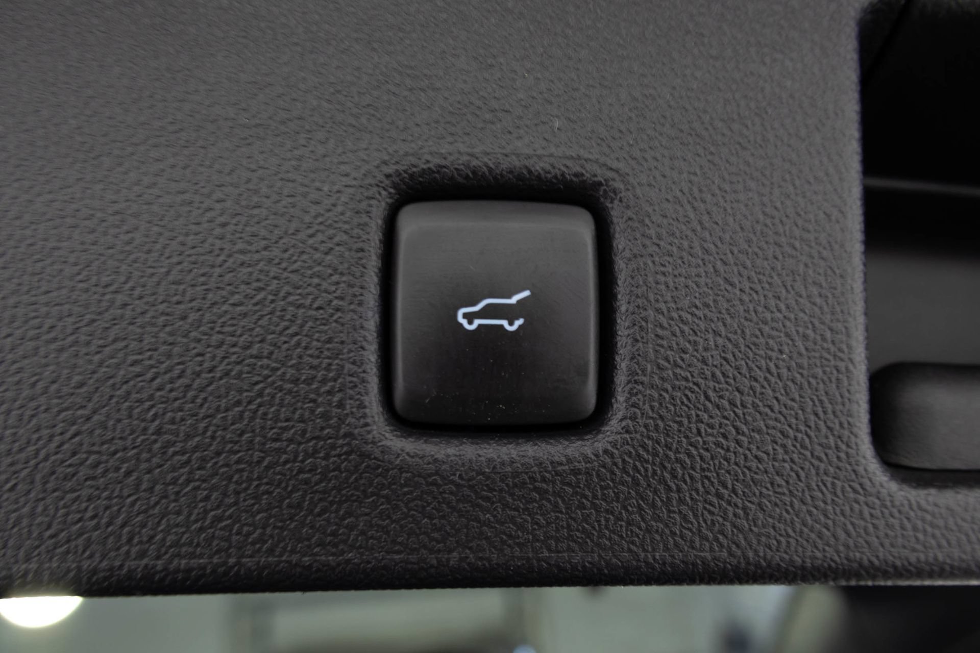 Used 2025 Ford Escape ST-Line Select AWD/4WD image 38