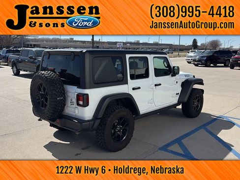 Used 2025 Jeep Wrangler Willys image 6