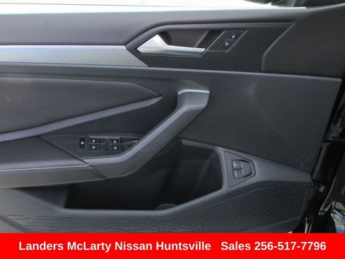 Used 2024 Volkswagen Jetta SE image 19