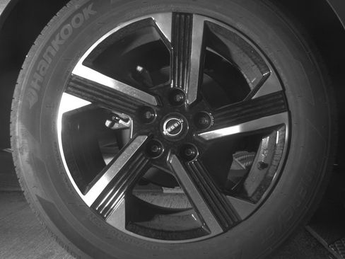Used 2025 Nissan Sentra SV FWD image 15