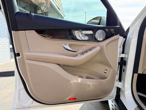 Used 2019 Mercedes-Benz GLC 300 4MATIC Coupe image 13