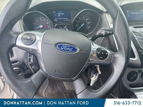 Used 2014 Ford Focus SE FWD image 2