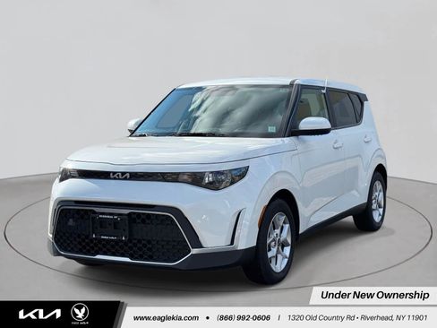 Certified 2023 Kia Soul S image 1