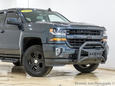 Used 2018 Chevrolet Silverado 1500 LT w/ All Star Edition AWD/4WD image 2