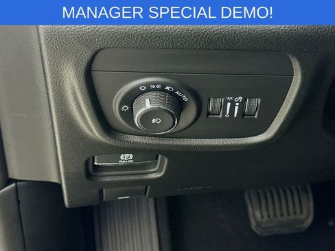 New 2025 Jeep Grand Cherokee L Overland w/ Luxury Tech Group IV AWD/4WD image 10