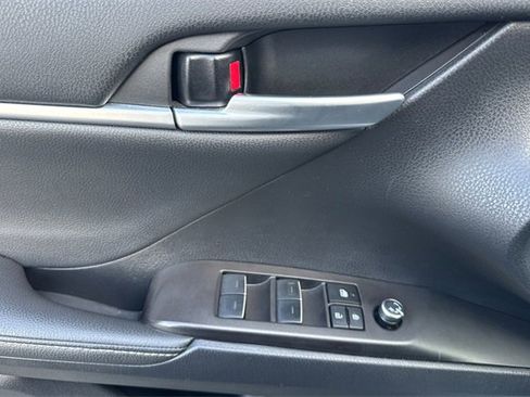 Used 2023 Toyota Camry XSE image 11
