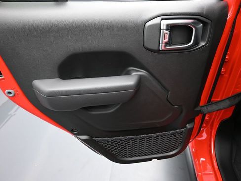 New 2025 Jeep Wrangler Rubicon w/ Technology Group image 12