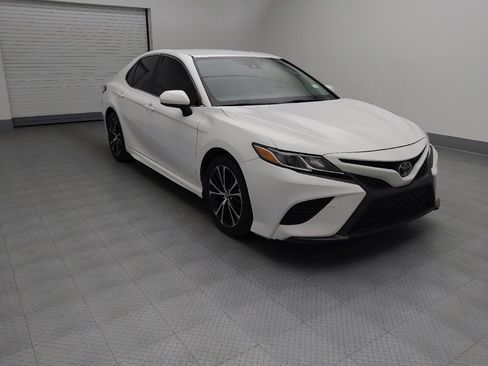 Used 2018 Toyota Camry SE FWD image 13