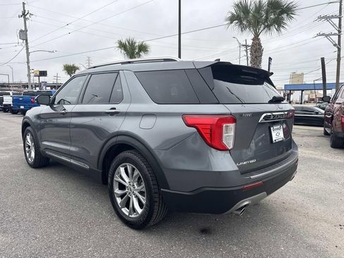 Used 2022 Ford Explorer Limited w/ Equipment Group 301A image 7