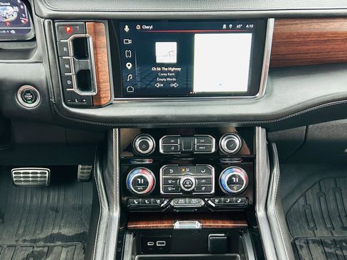 Used 2023 GMC Yukon XL Denali Ultimate w/ LPO, Floor Liner Package AWD/4WD image 28