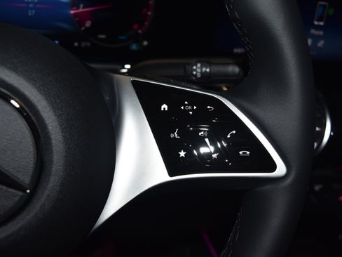 New 2026 Mercedes-Benz GLB 250 4MATIC image 9