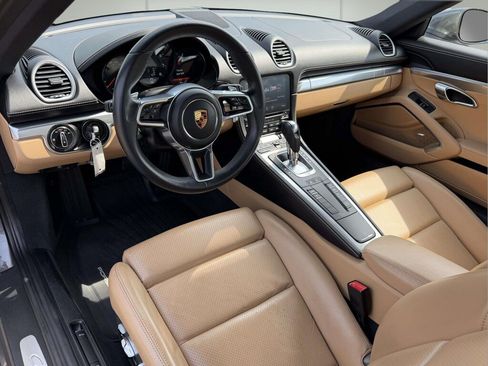 Used 2019 Porsche 718 Cayman RWD image 2