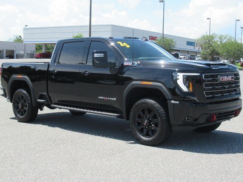 Used 2025 GMC Sierra 2500 AT4 w/ AT4 Premium Plus Package AWD/4WD image 1