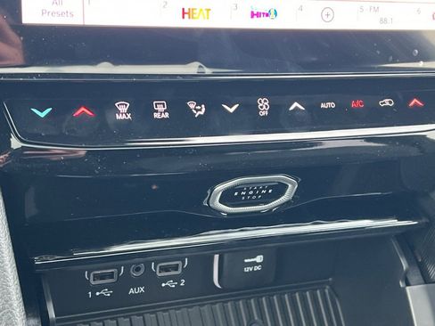New 2026 Jeep Grand Cherokee Altitude AWD/4WD image 17