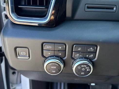 Used 2022 GMC Sierra 1500 Denali AWD/4WD image 18