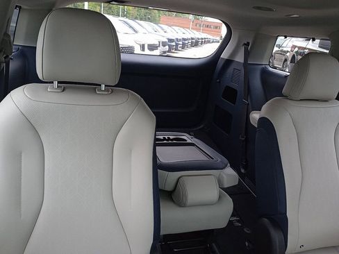 New 2026 Kia Carnival SX w/ SX Dark Edition Package image 8