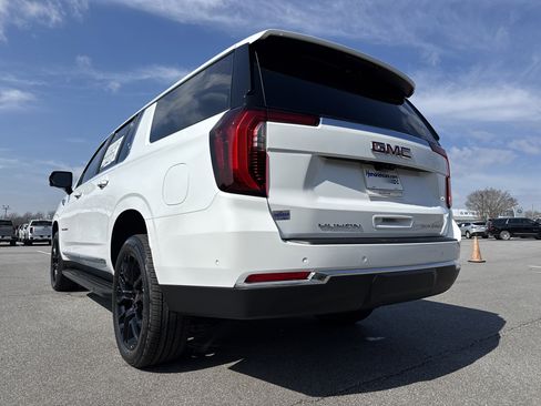 New 2026 GMC Yukon XL Elevation w/ Elevation Premium Package AWD/4WD image 8