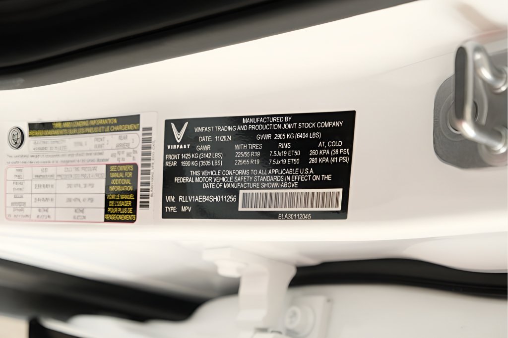 New 2025 VinFast VF 8 Eco AWD/4WD image 23