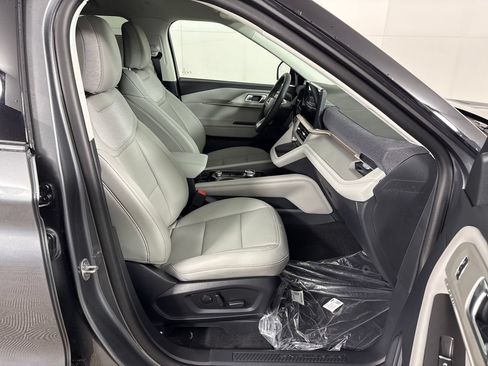 New 2026 Ford Explorer Active w/ Active Comfort Package RWD image 5
