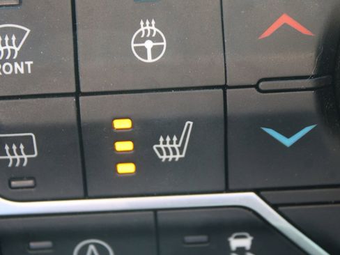 Used 2022 Jeep Wrangler Unlimited Sahara w/ Cold Weather Group image 39