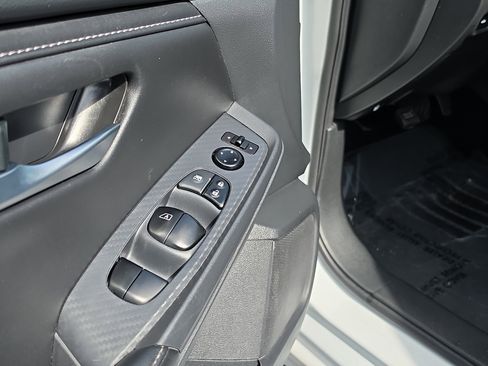 Used 2024 Nissan Sentra SV FWD image 17