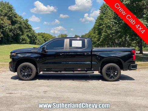 Used 2021 Chevrolet Silverado 1500 LT Trail Boss w/ LPO, Dark Essentials Package AWD/4WD image 4