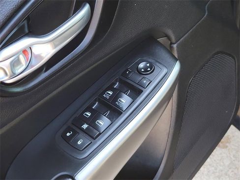 Used 2021 Jeep Cherokee Latitude Lux 80th Anniv w/ Quick Order Package 26U 80TH image 18