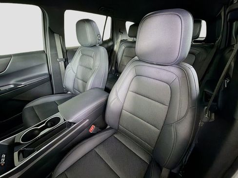 Used 2025 Chevrolet Equinox LT w/ Convenience Package II image 13