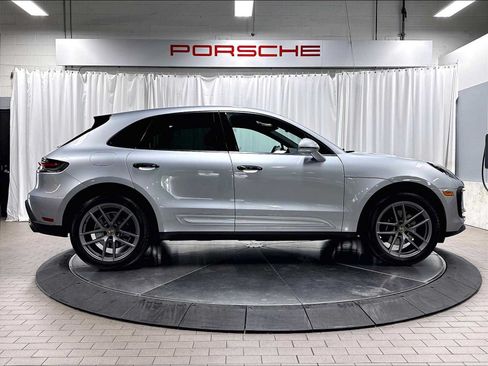Used 2026 Porsche Macan AWD/4WD image 10