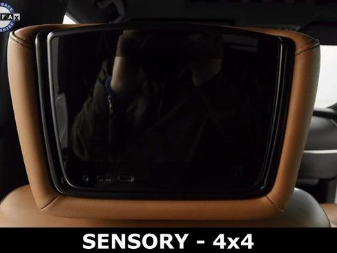 Used 2024 INFINITI QX80 Sensory image 18