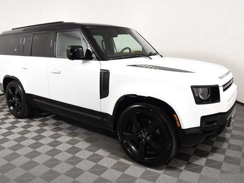 Used 2024 Land Rover Defender 130 X-Dynamic SE AWD/4WD image 8