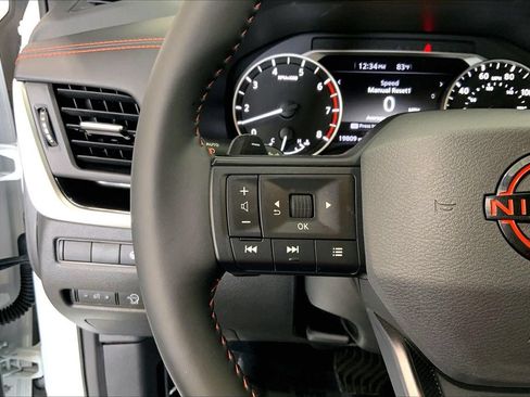 Used 2025 Nissan Rogue SV AWD/4WD image 21